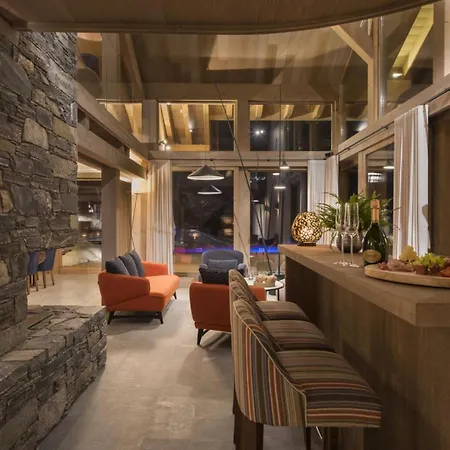 Beyond The Ordinary: Alpine Chalet Living In 아파트 *