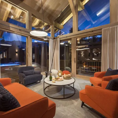 Beyond The Ordinary: Alpine Chalet Living In 아파트