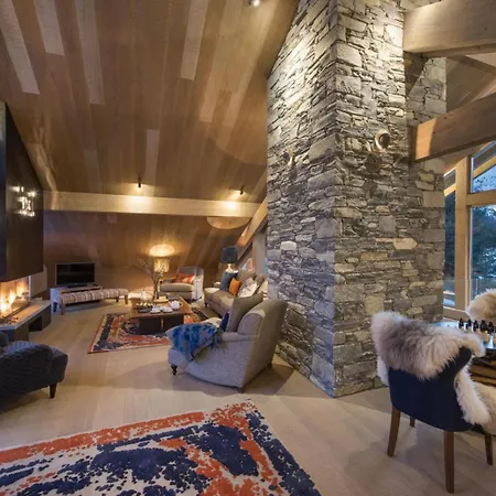 Beyond The Ordinary: Alpine Chalet Living In 아파트 *